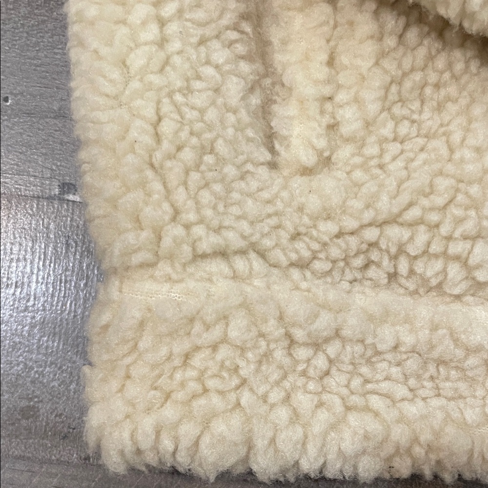 Levi’s Women’s Sherpa Fleece Trucker Jacket Cropped M Cream Coconut Snap Front - Picture 15 of 15